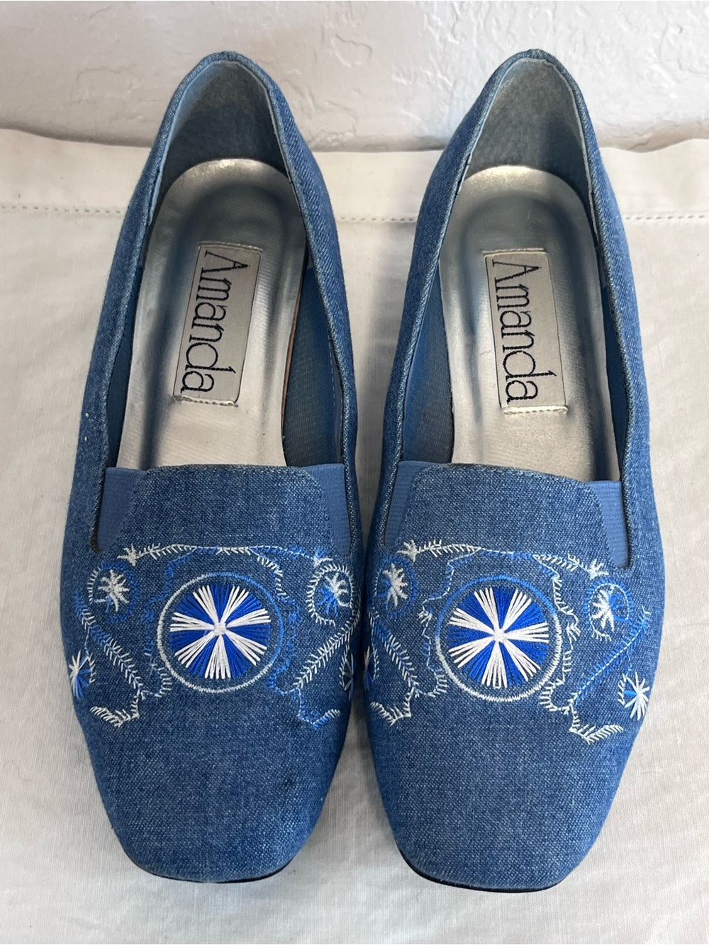 Amanda Blue Denim Embroidered Slip-On Loafers Vintage Like New SZ 7